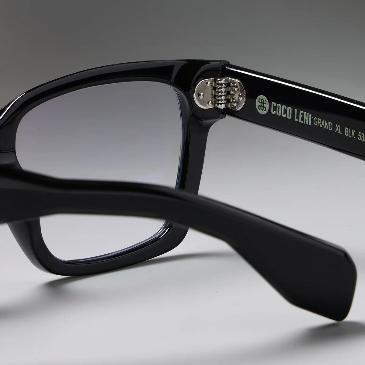 GRAND BLACK